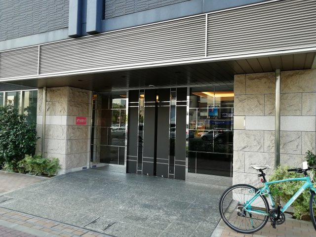 ライジングプレイス亀戸のエントランス
