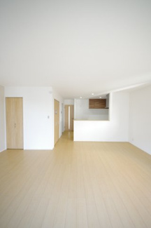 【外観】 | 【仲介手数料無料！！】日野市大坂上1丁目　新築戸建て（全2棟）No1号棟　6490万円 | 令和７年11月21日撮影　建築中