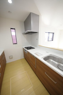 【前面道路含む現地写真】 | 【仲介手数料無料！！】日野市大坂上1丁目　新築戸建て（全2棟）No1号棟　6490万円