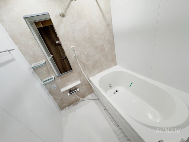 プラネッツの浴室|広めのお風呂です☆