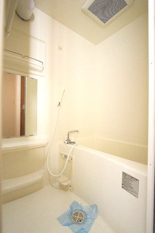 東雲パレスの浴室|日々の疲れを癒すお風呂付です