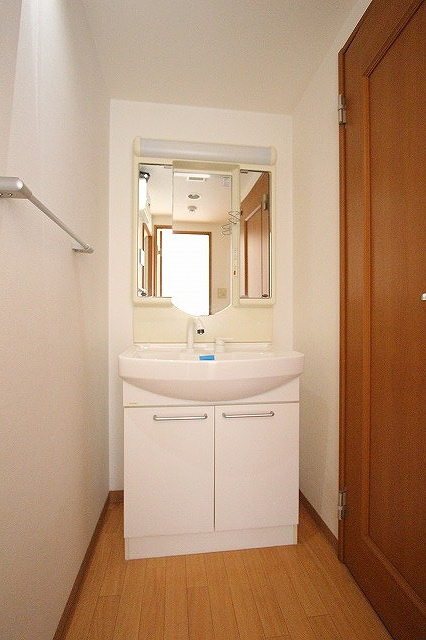 東雲パレスの洗面所|広い洗面スペース