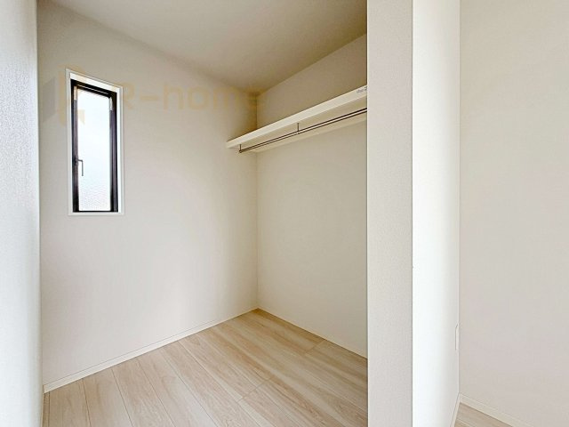 土浦市桜町2期　新築戸建て　2号棟の収納|人気のウォークインクローゼット！アウター類はもちろん、季節ものや寝具も収納できます！