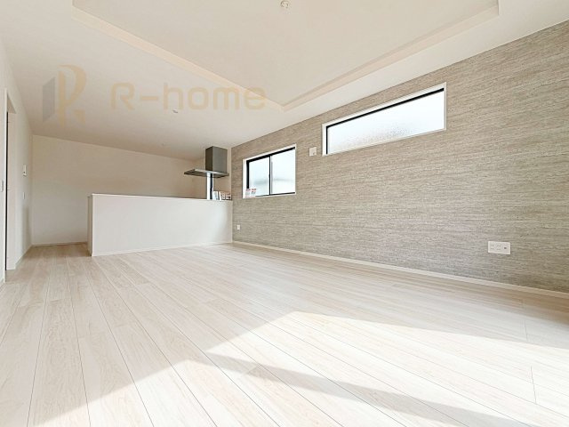 土浦市桜町2期　新築戸建て　2号棟の外観|ご予約を頂ければ、『平日』はもちろん『早朝』や『夜間』もご見学可能です♪お気軽にお申し付けください♪