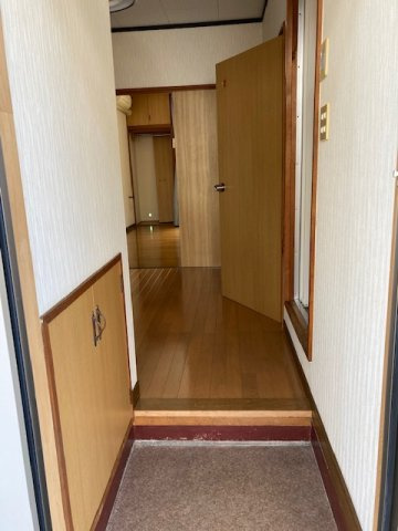 メゾン北里の玄関