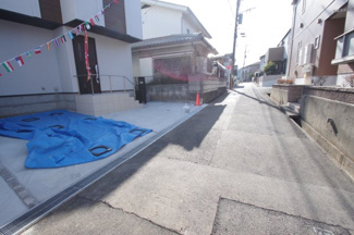 【前面道路含む現地写真】