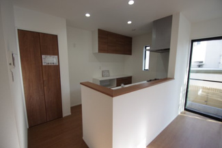 【外観】 | 【仲介手数料無料！！】日野市大坂上1丁目　新築戸建て（全2棟）No2号棟　6590万円 | 令和７年11月21日撮影　建築中