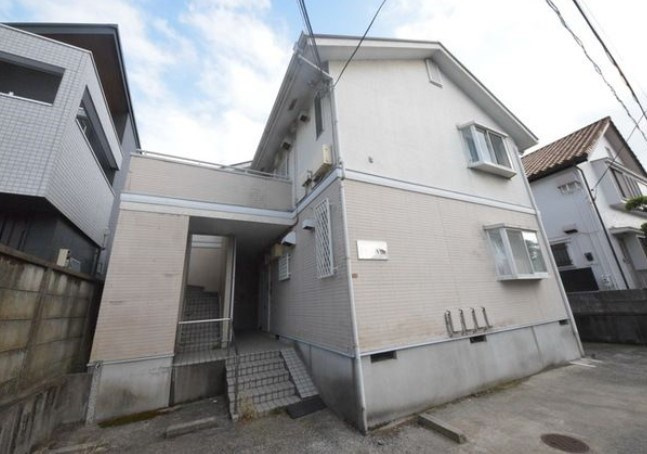 杉並区南荻窪２丁目のアパートのエントランス