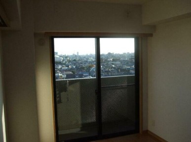 【居間・リビング】 | ルーブル中野沼袋弐番館 | 7.5帖のきれいな洋室。