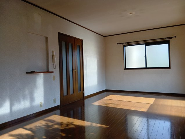 【居間・リビング】 | 藤沢台５丁目 戸建 | リビング・ダイニング