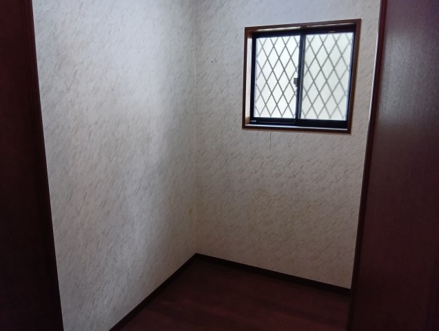 【収納】 | 藤沢台５丁目 戸建 | 玄関横の大型収納