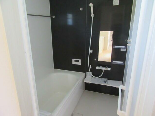 南アルプス市荊沢の新築一戸建の浴室|ユニットバス・浴室暖房換気乾燥機付き