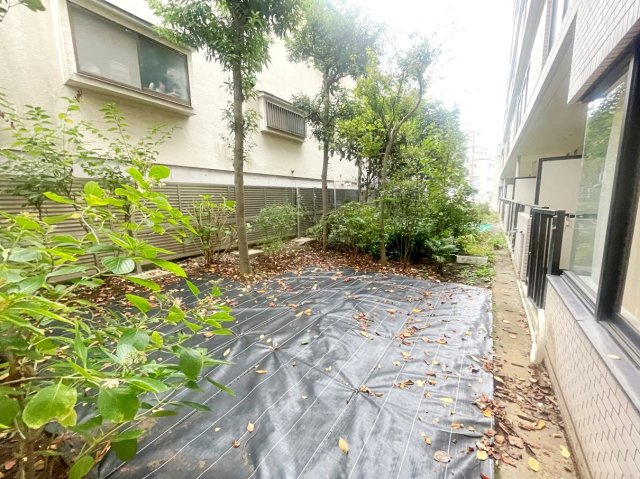 パーク・ノヴァ池袋・要町の庭|お庭で自由な時間を過ごせます