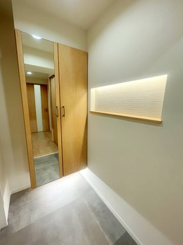 パーク・ノヴァ池袋・要町の玄関|明るい玄関です