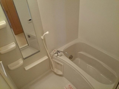 【浴室】 | シャルパンティエⅡ | コンパクトで使いやすいお風呂です