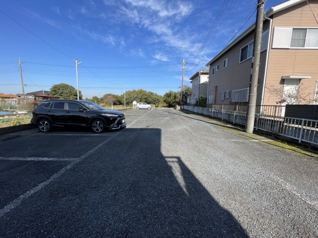 リサーチハイツの駐車場