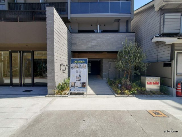 アーバネックス難波WEST 仲介手数料無料のエントランス