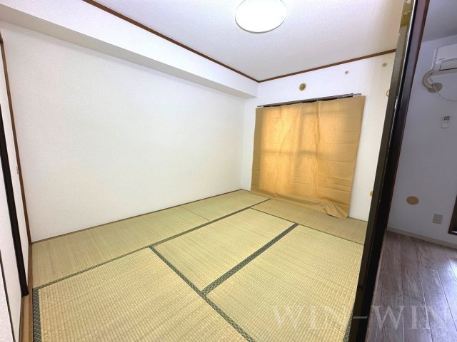 ラフィーネ草間の和室