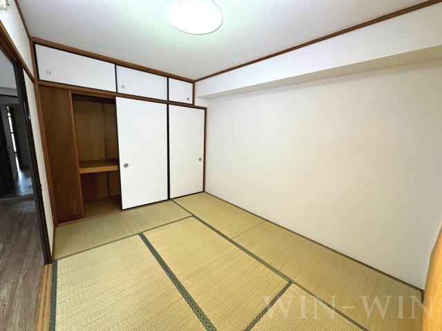 ラフィーネ草間の和室