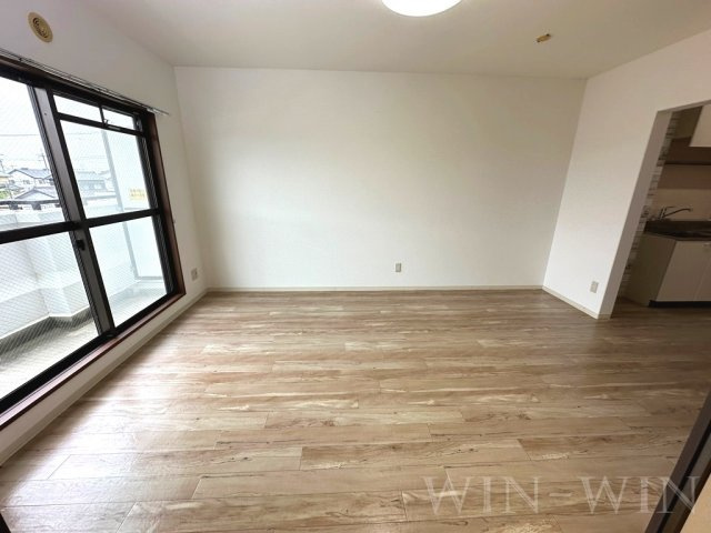 ラフィーネ草間の居間・リビング