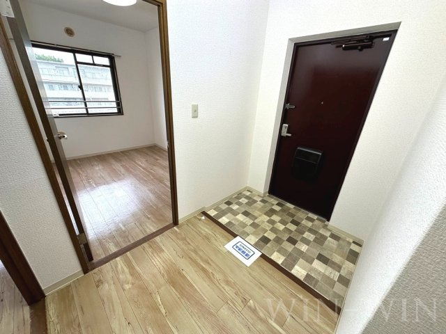 ラフィーネ草間の玄関