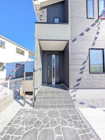 【玄関】 | リーブルガーデン.S高崎市第5寺尾町ー② | シューズインクローク完備です！