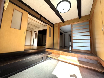 【玄関】 | 紫野上築山町貸家