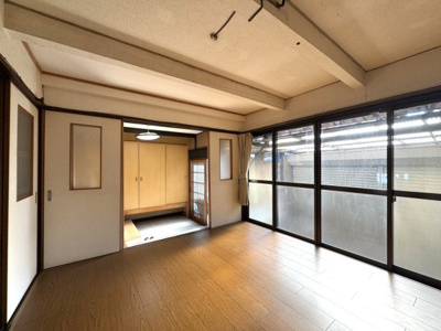 【洋室】 | 紫野上築山町貸家