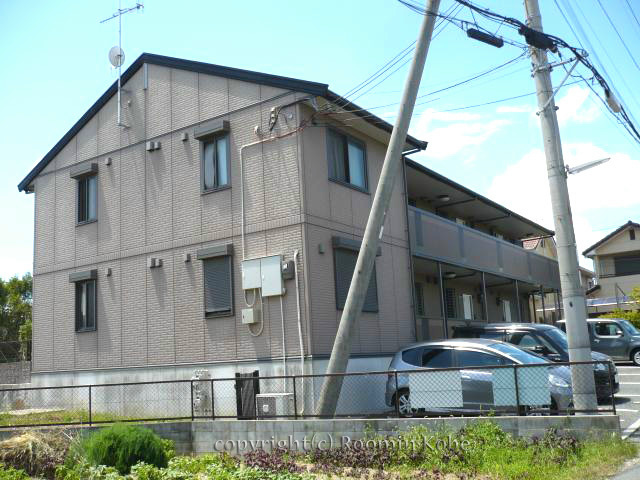 パルティーダイーストの外観