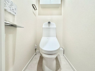 【トイレ】 | ユニライフ宇治木幡 | トイレは新調しています。温水洗浄機能、暖房便座付きで寒い時期も安心です。