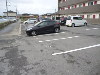 【駐車場】