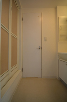 【洗面所】 | メゾン・ド・ヴィレ大阪城公園前 | メゾン・ド・ヴィレ大阪城公園前　洗面脱衣所