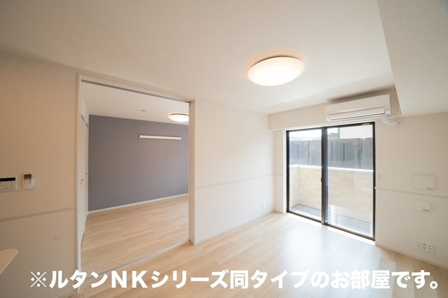 イーストブルー　Ⅱの居間・リビング|居室・リビング