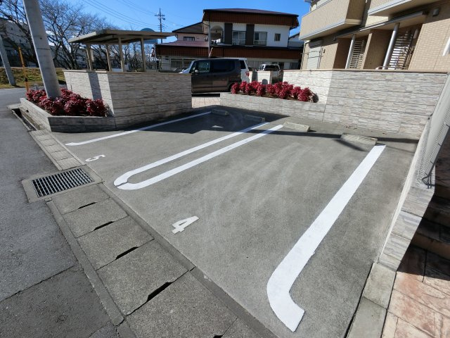 【駐車場】