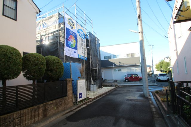 【Heartfull Town】小平市小川東町2602番の外観|幼稚園や保育園、小学校など教育施設も徒歩11分圏内にあり、共働きの子育て世帯でも安心して暮らせます。