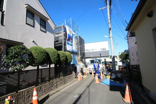 【Heartfull Town】小平市小川東町2602番の外観|キッチンと洗面所が近くにあるので、洗濯物を洗っているうちにご飯の下ごしらえなどの「ながら家事」がしやすいレイアウト♪