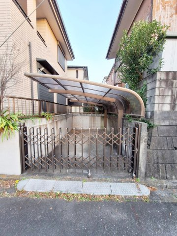 日野南１丁目ヘーベルハウスの駐車場