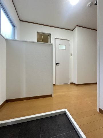 山之内サンハイツの玄関