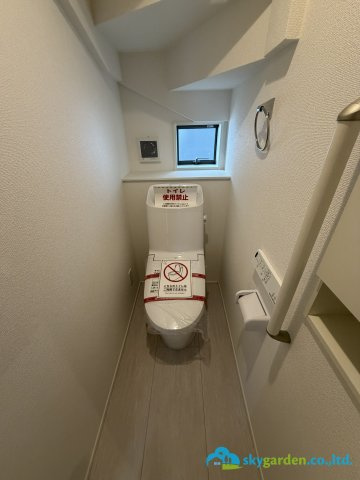 大磯町東小磯2期　新築戸建　全2棟2号棟のトイレ