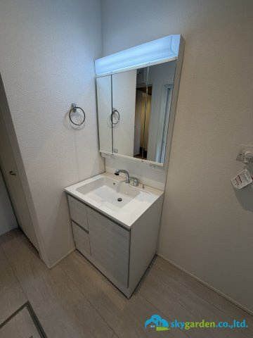 大磯町東小磯2期　新築戸建　全2棟2号棟の独立洗面台