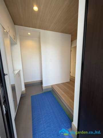 大磯町東小磯2期　新築戸建　全2棟2号棟の玄関