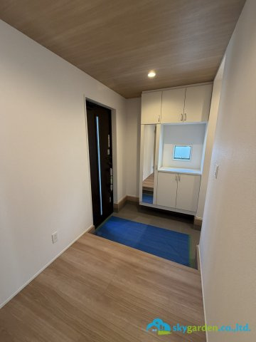 大磯町東小磯2期　新築戸建　全2棟2号棟の玄関