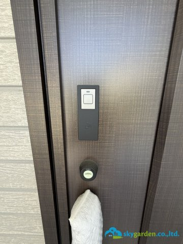 大磯町東小磯2期　新築戸建　全2棟2号棟の玄関