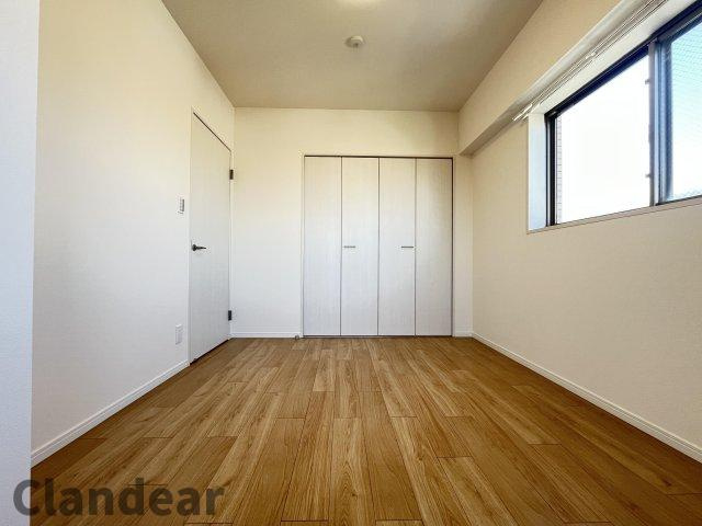 フェイム小岩レジデンスタワーの洋室|ドキドキの新生活も、安心してスタート。ぴったりの住まいを見つけませんか？クランディアが一緒に住まい選びをサポートします‼　まずは、お気軽にお問合せください　＃クランディア