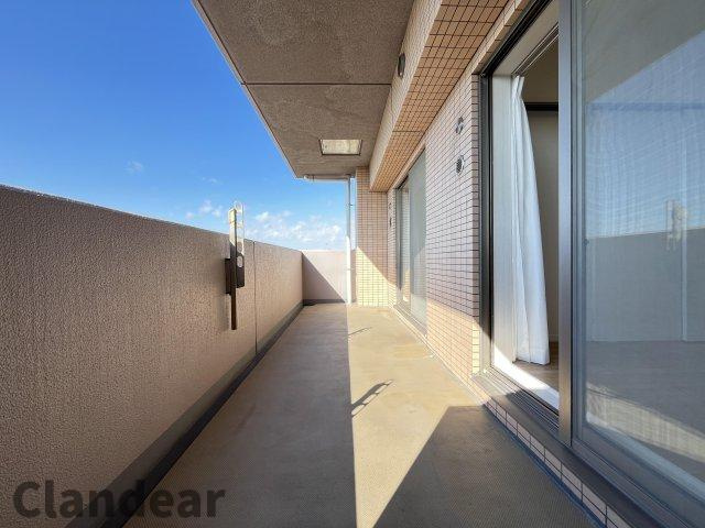 フェイム小岩レジデンスタワーのバルコニー|ドキドキの新生活も、安心してスタート。ぴったりの住まいを見つけませんか？クランディアが一緒に住まい選びをサポートします‼　まずは、お気軽にお問合せください　＃クランディア