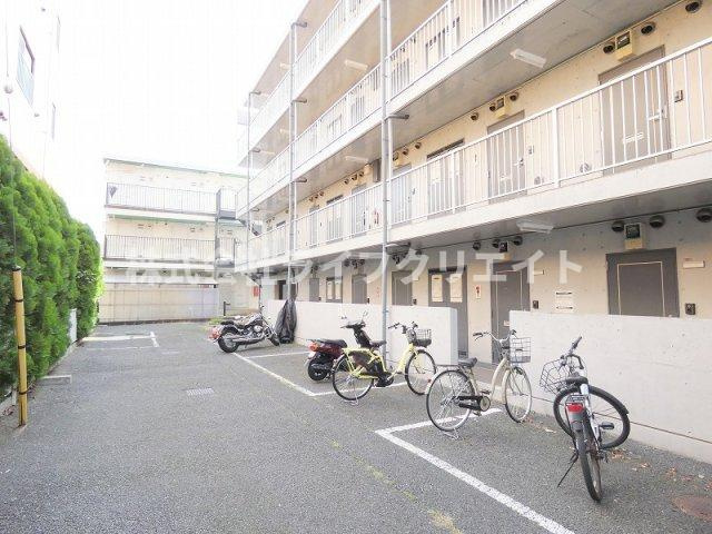 いぶきドミトリーの駐車場