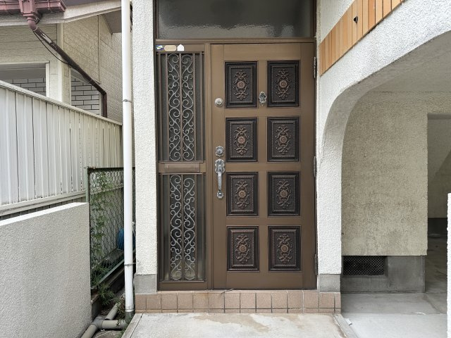 神戸市垂水区西舞子9丁目戸建の玄関