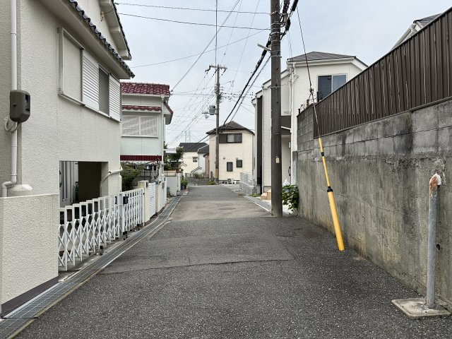 神戸市垂水区西舞子9丁目戸建の前面道路含む現地写真