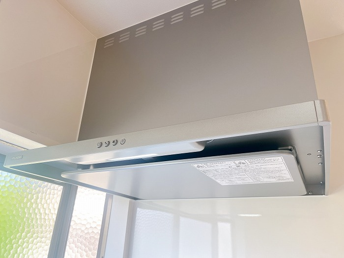 岡山市南区妹尾 中古住宅のキッチン|◆レンジフード部分です。