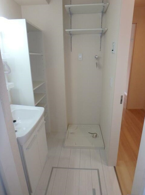 【設備】 | リバーシティ阿佐ヶ谷 | 室内洗濯機置き場。